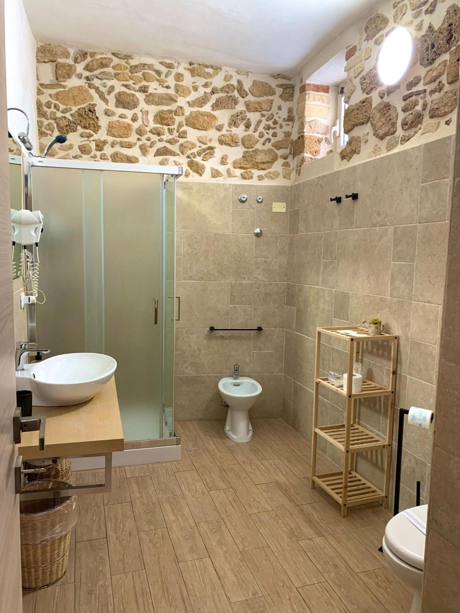 B&B Vinci Noto Luaran gambar
